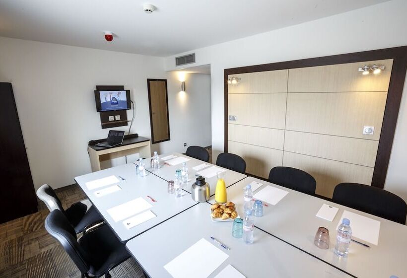 ホテル Akena City Reims Bezannes