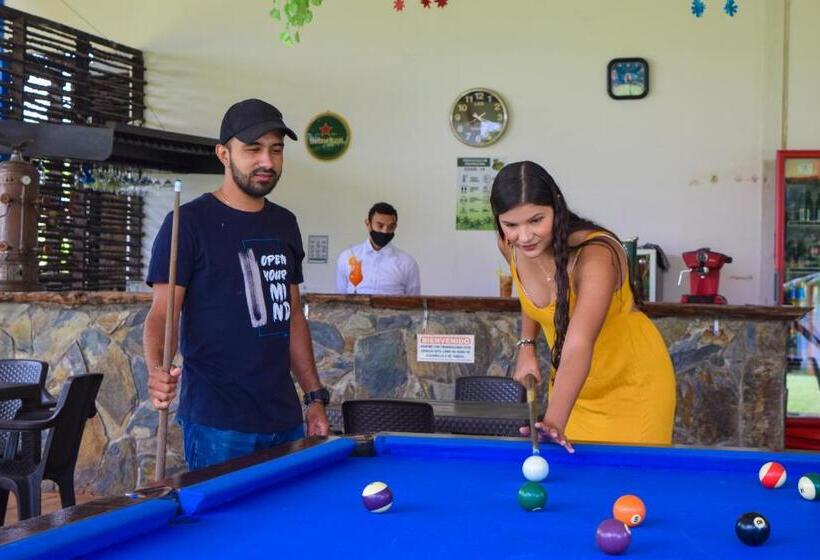 هتل Campestre La Tata