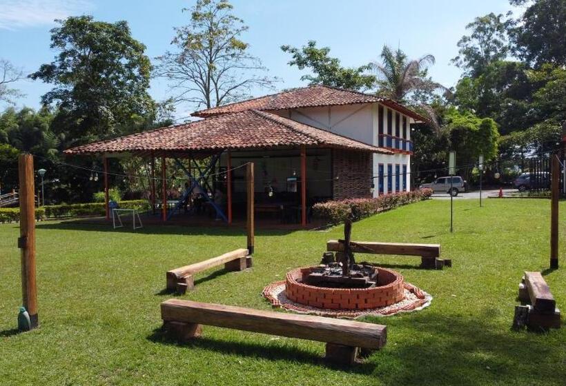 هتل Campestre La Tata