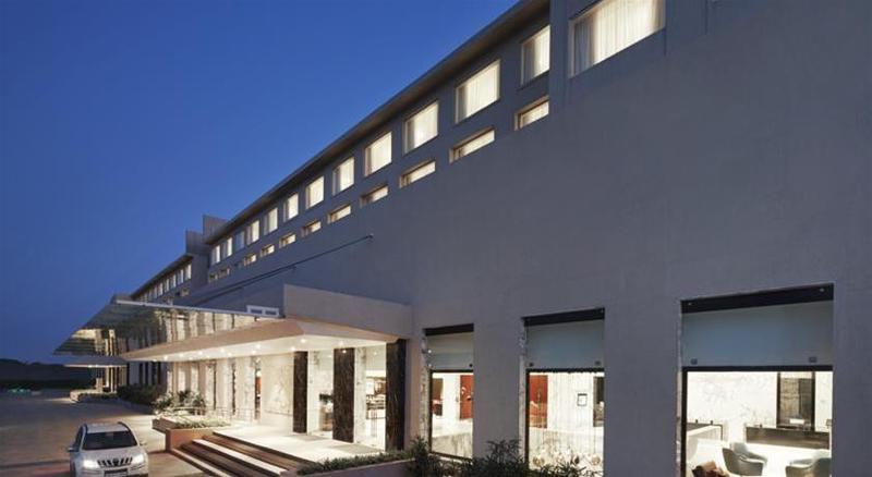 ホテル Courtyard By Marriott Bilaspur