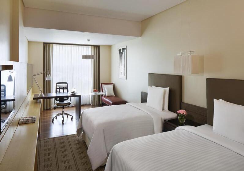 ホテル Courtyard By Marriott Bilaspur