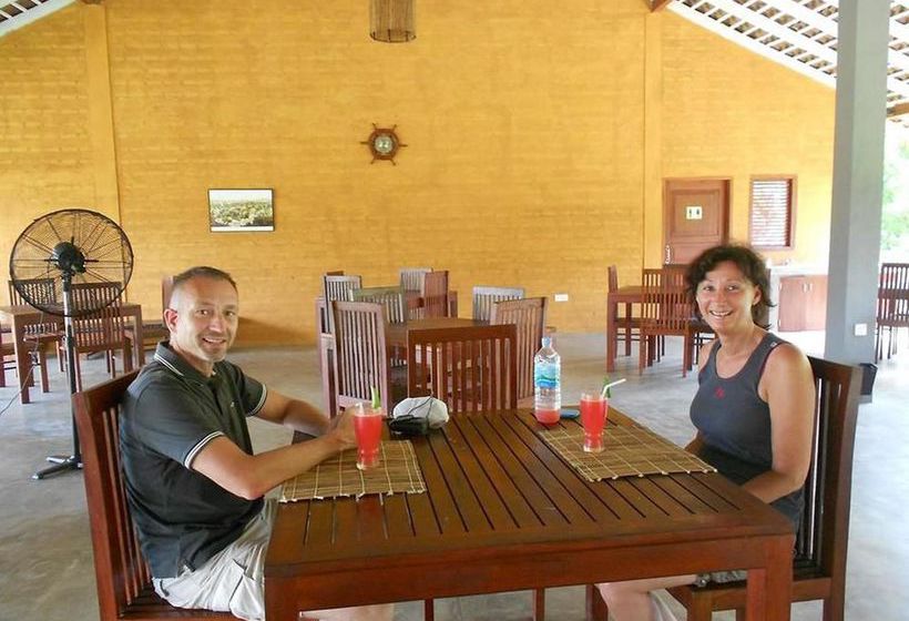 Отель Ocean Ripples Resort