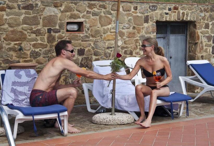 ホテル Agriturismo La Camporena