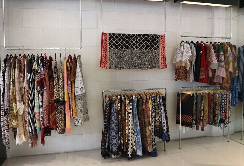 هتل The Batik