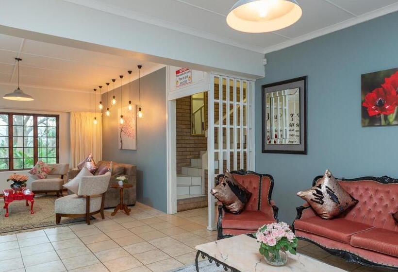 פנסיון Zesty Guesthouse