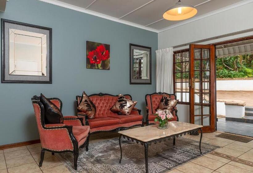 פנסיון Zesty Guesthouse