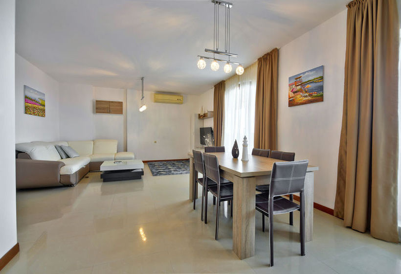 Casa Real Resort