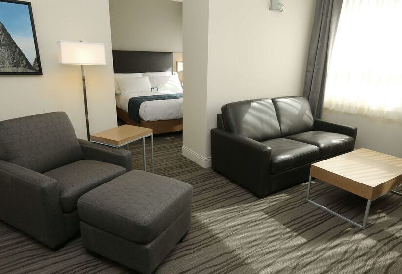 فندق Best Western Plus Sawridge Suites