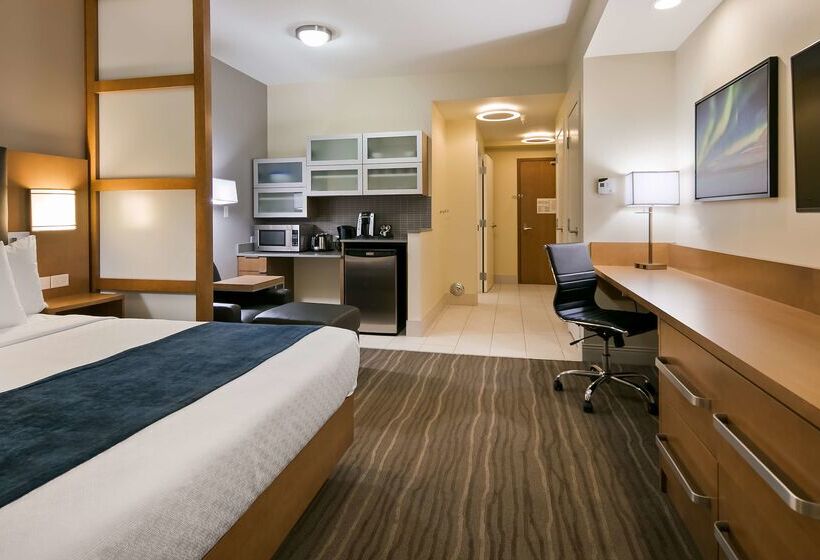 فندق Best Western Plus Sawridge Suites