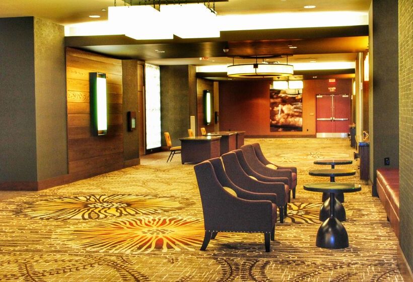 هتل Doubletree By Hilton Reading