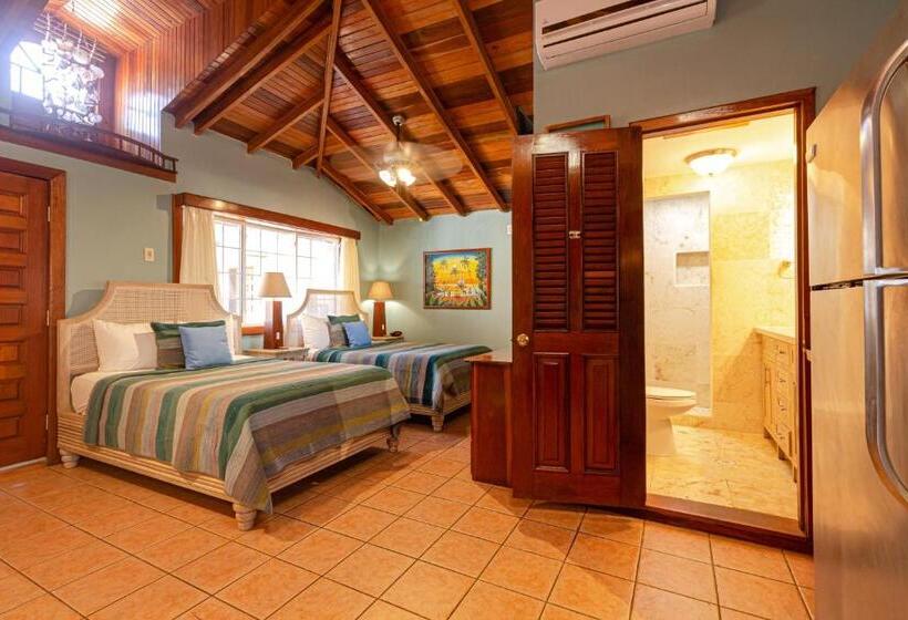 فندق Blue Tang Inn