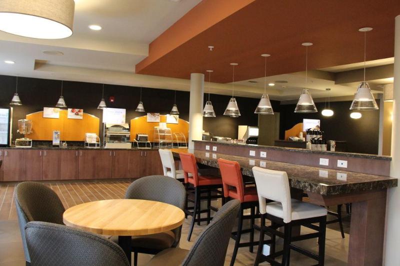 فندق Holiday Inn Express & Suites Cold Lake, An Ihg