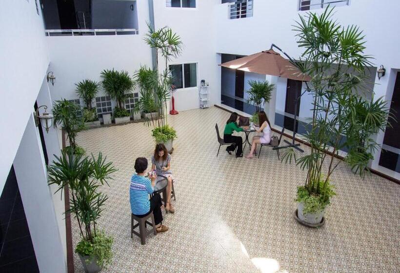 هتل Maison De Cheer