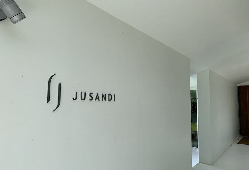 فندق Jusandi