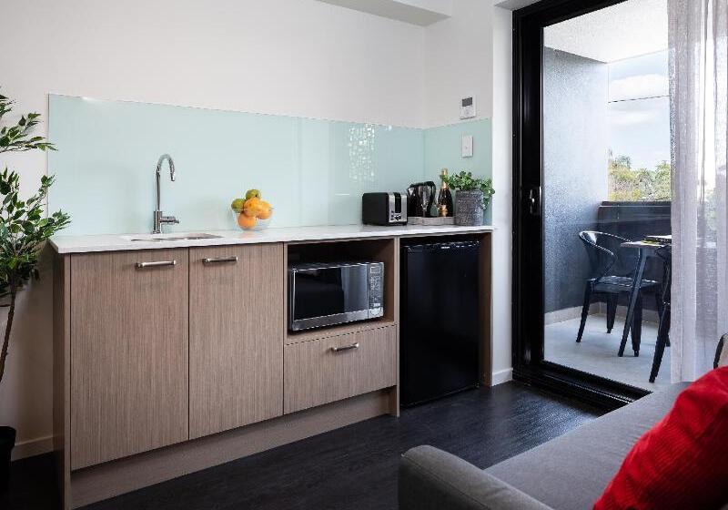 מוטל Ascot Budget Inn & Residences