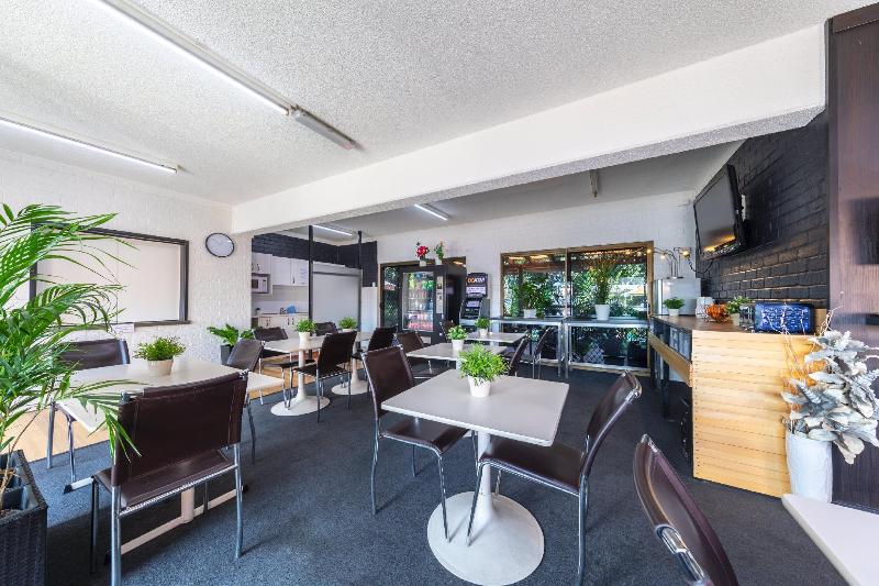 מוטל Ascot Budget Inn & Residences