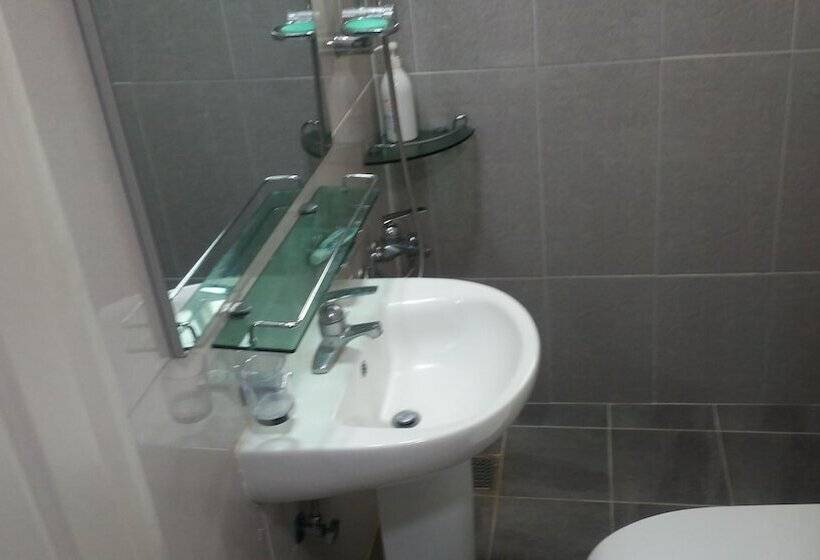 פנסיון Oxbloodk