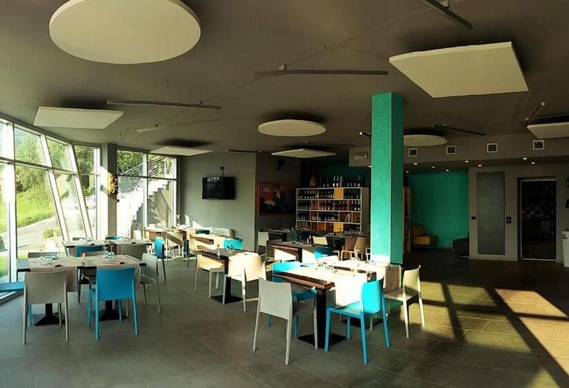 ペンション Vela Di Soleville Camere Con E Senza Vista Lago Con Ristorante & Pizzeria