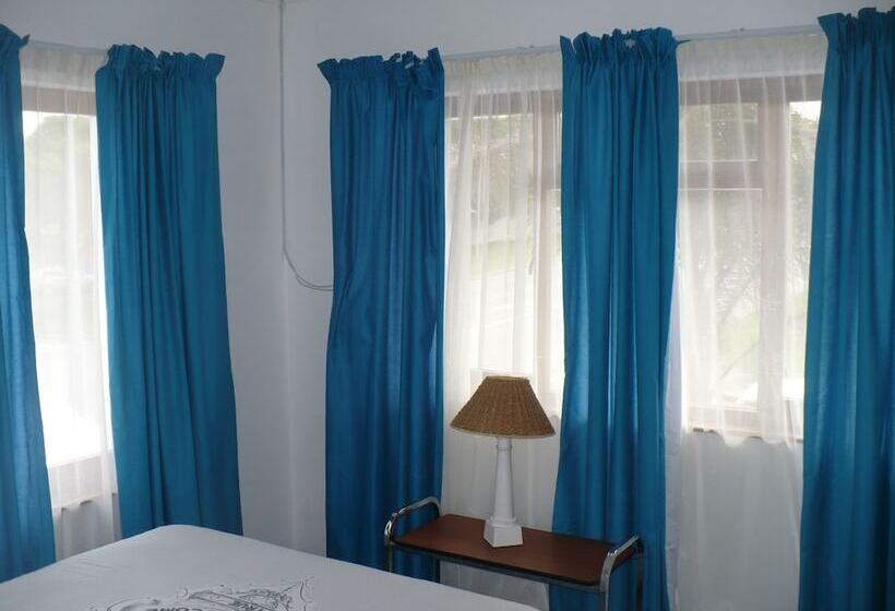 هاستل Backpacker Apartments