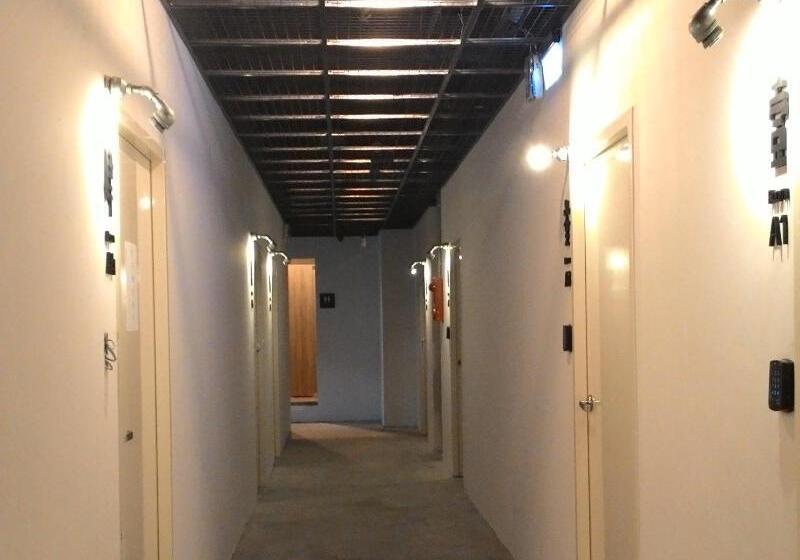 Meeting Mates Hostel