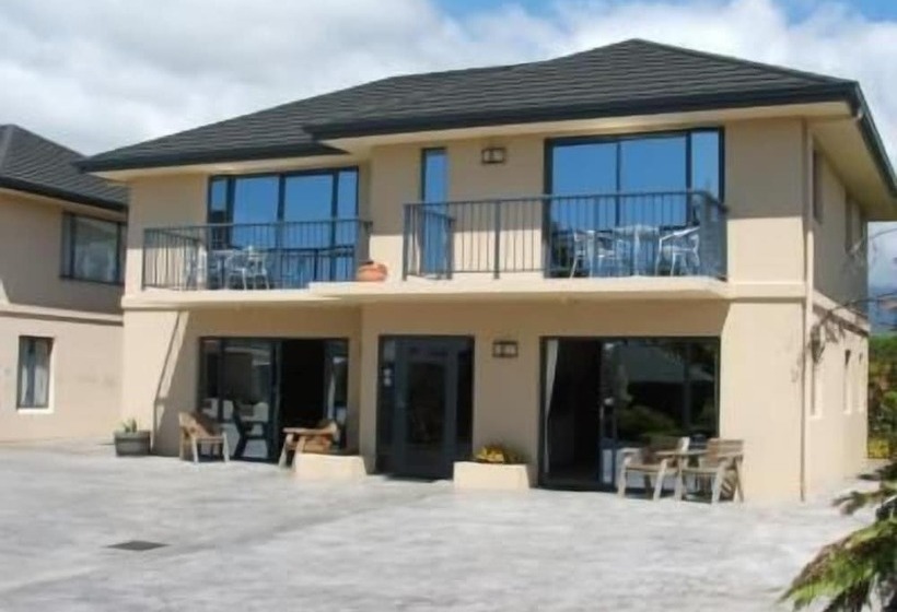 Avalon Manor Motel