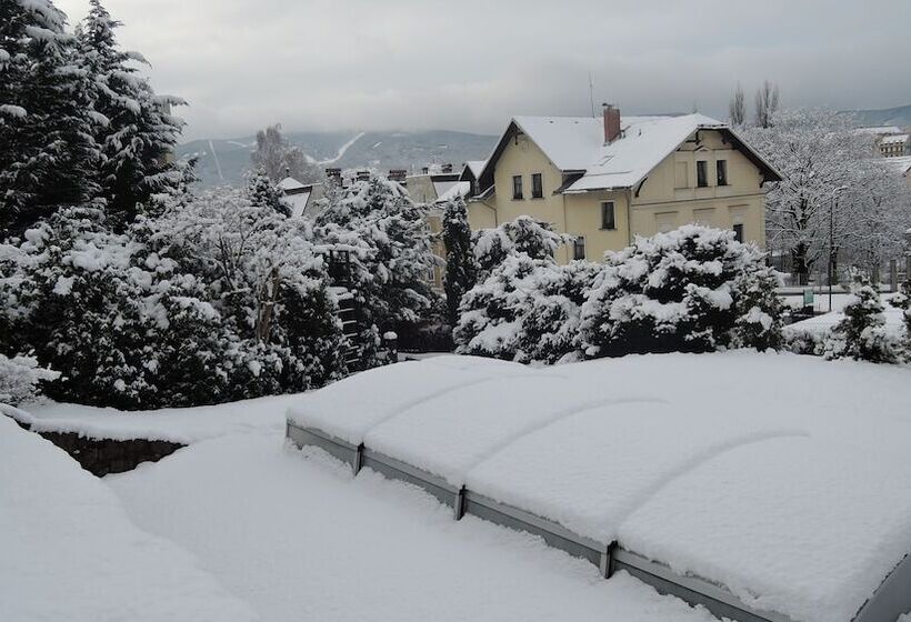 هتل Penzion Jasmín