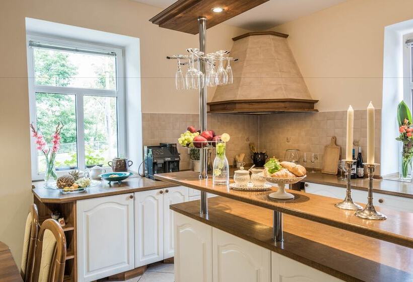 هتل Penzion Jasmín