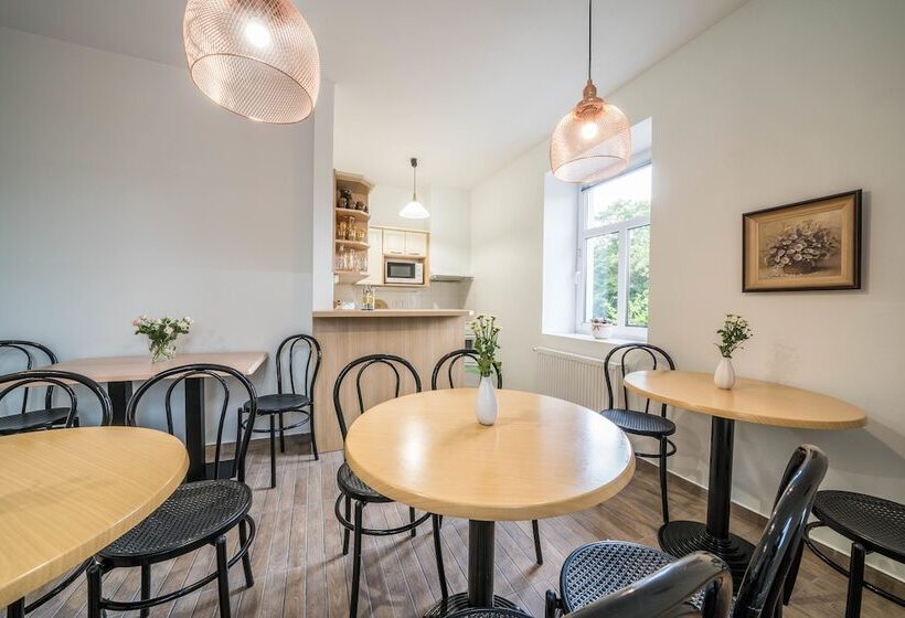 هتل Penzion Jasmín