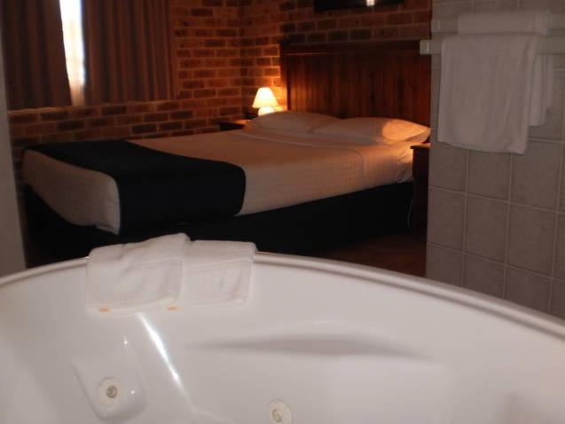 فندق على الطريق Lake Haven Motor Inn