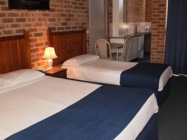 فندق على الطريق Lake Haven Motor Inn