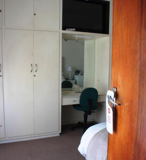 پانسیون Sunnyridge Lodge