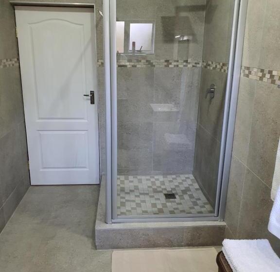 پانسیون Sunnyridge Lodge