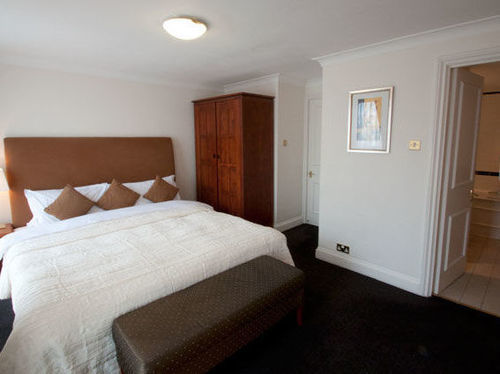 Basil Street Apartments