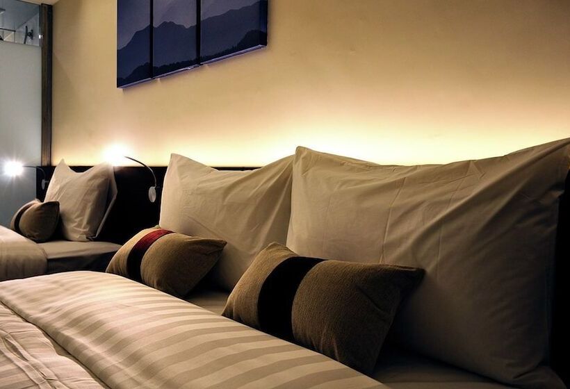 هتل Audi Garden Business