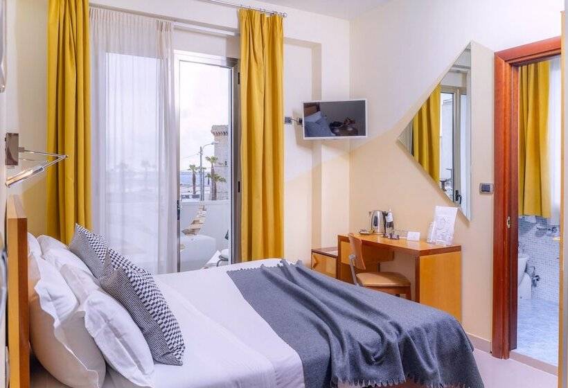 هتل Piccadilly Rooms Restaurant And Beach