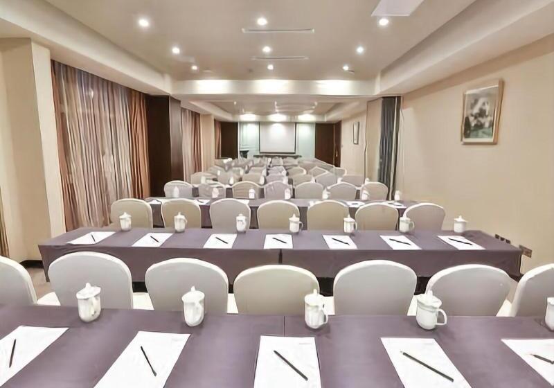 فندق Ramada Encore Guanghan