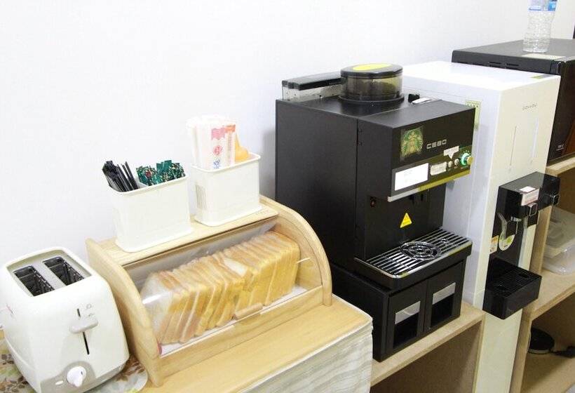 פנסיון 24 Guesthouse Myeongdong Town