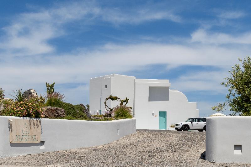پانسیون Neptune Luxury Suites