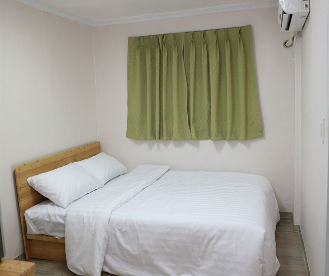 Moon's Hostel