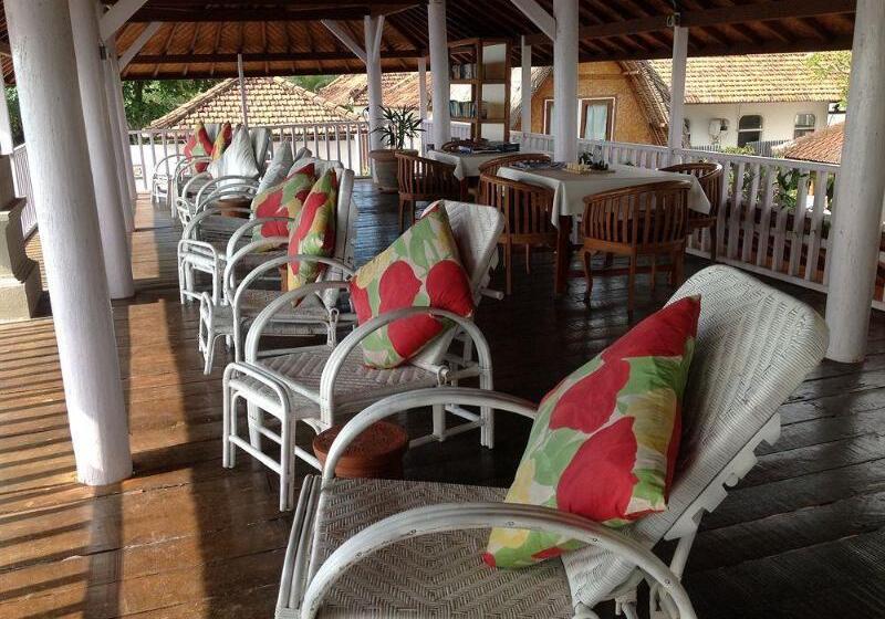 فندق Villa Agung Beach Inn