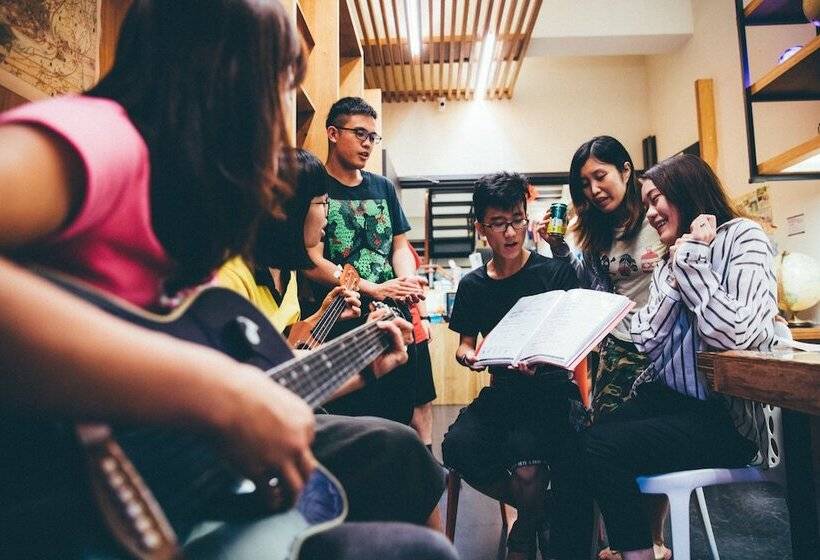 On My Way Taipei Hostel