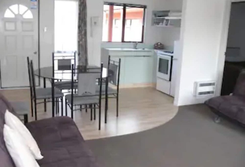 Pavilion Motel & Conference Centre