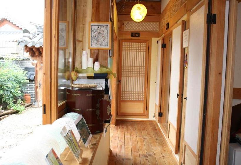 膳宿费 Jeonju Hanok Maeul Hongran Mideok Hanok