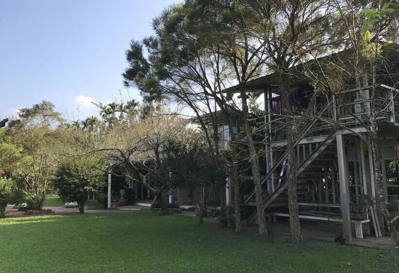 پانسیون Sun Moon Lake Secret Garden Villa