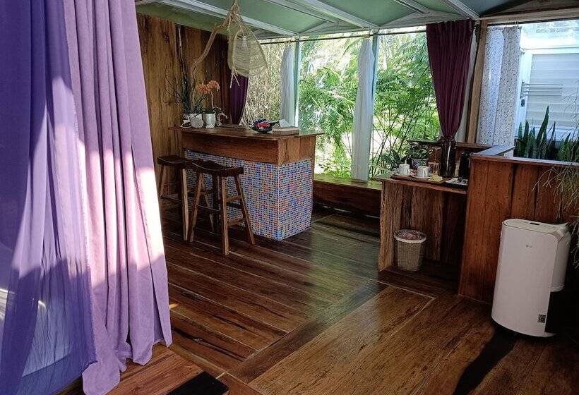 پانسیون Sun Moon Lake Secret Garden Villa