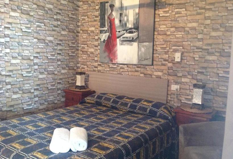 Ayr Max Motel