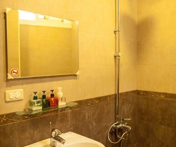 تختخواب و صبحانه Fanzhalan Guest House