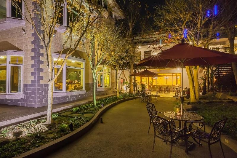 تختخواب و صبحانه Fanzhalan Guest House