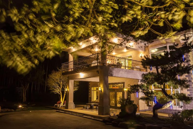 تختخواب و صبحانه Fanzhalan Guest House