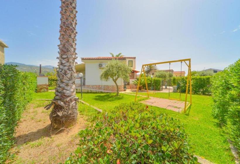 Case Vacanze Mare Nostrum   Villas In Front Of The Beach With Pool
